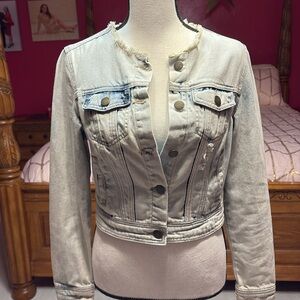 QMack distressed, jean jacket